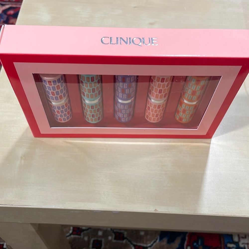 Brand New 5 piece Clinique lipstick gift set - Picture 1 of 3